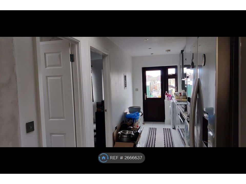 Property photo 3 of 35 Kitchen