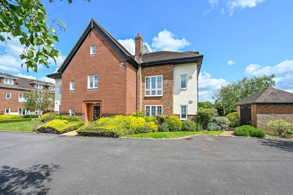 Property photo 2 of 11