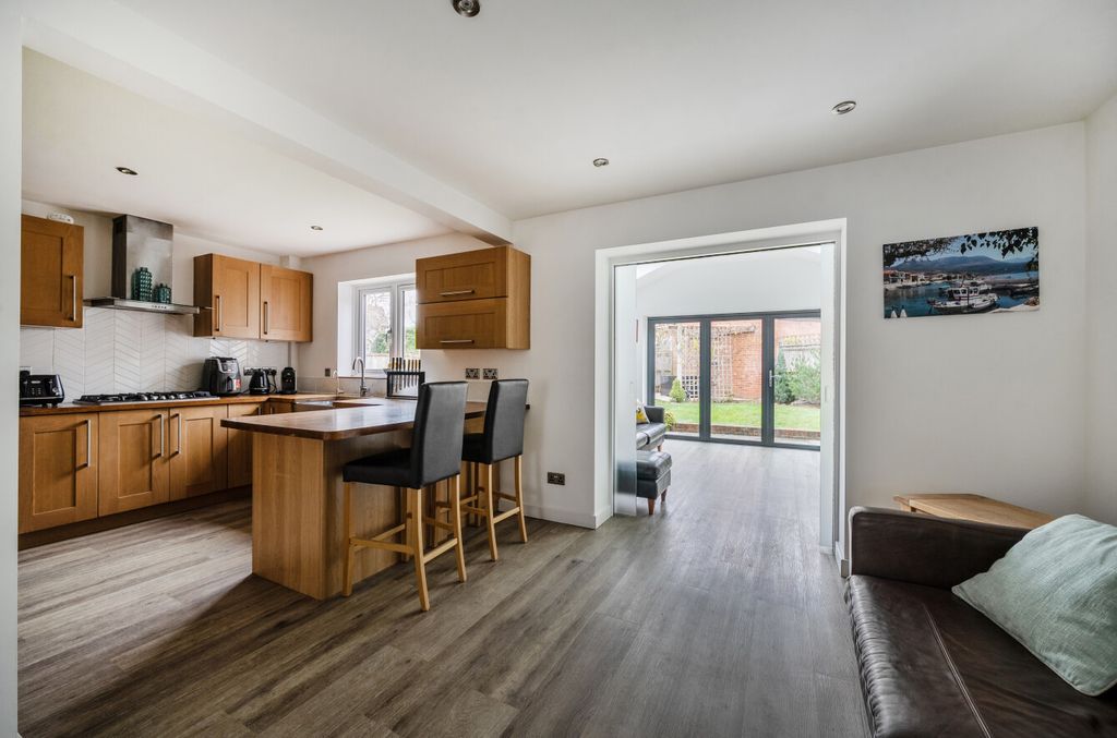 Property photo 3 of 25 1393281-12-69428B...