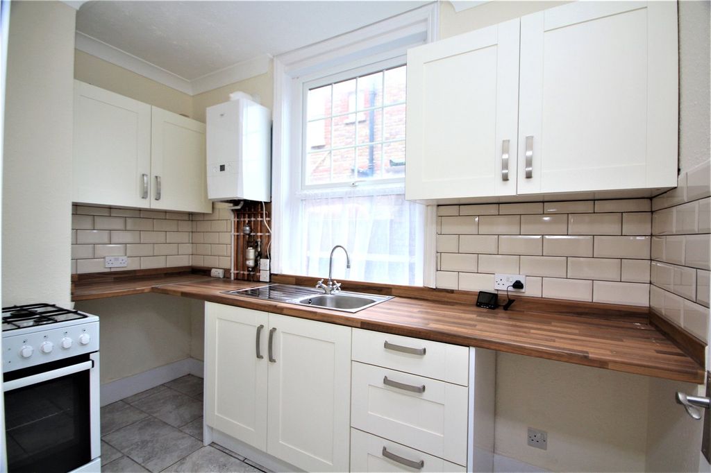 Property photo 2 of 5 Kitchen