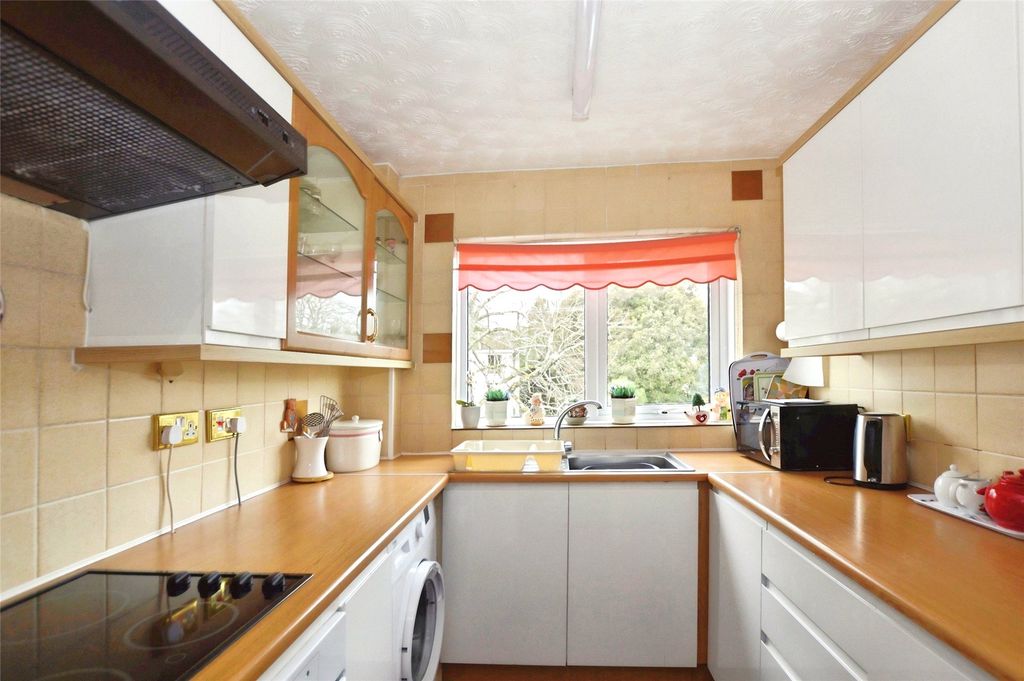 Property photo 2 of 7 Picture No. 11