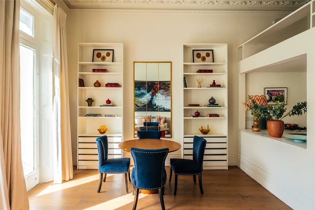Property photo 2 of 7 Dining