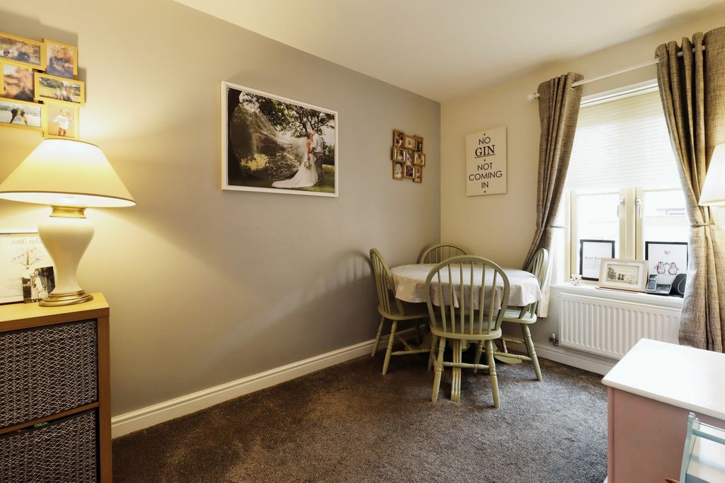 Property photo 3 of 12 Dining Room