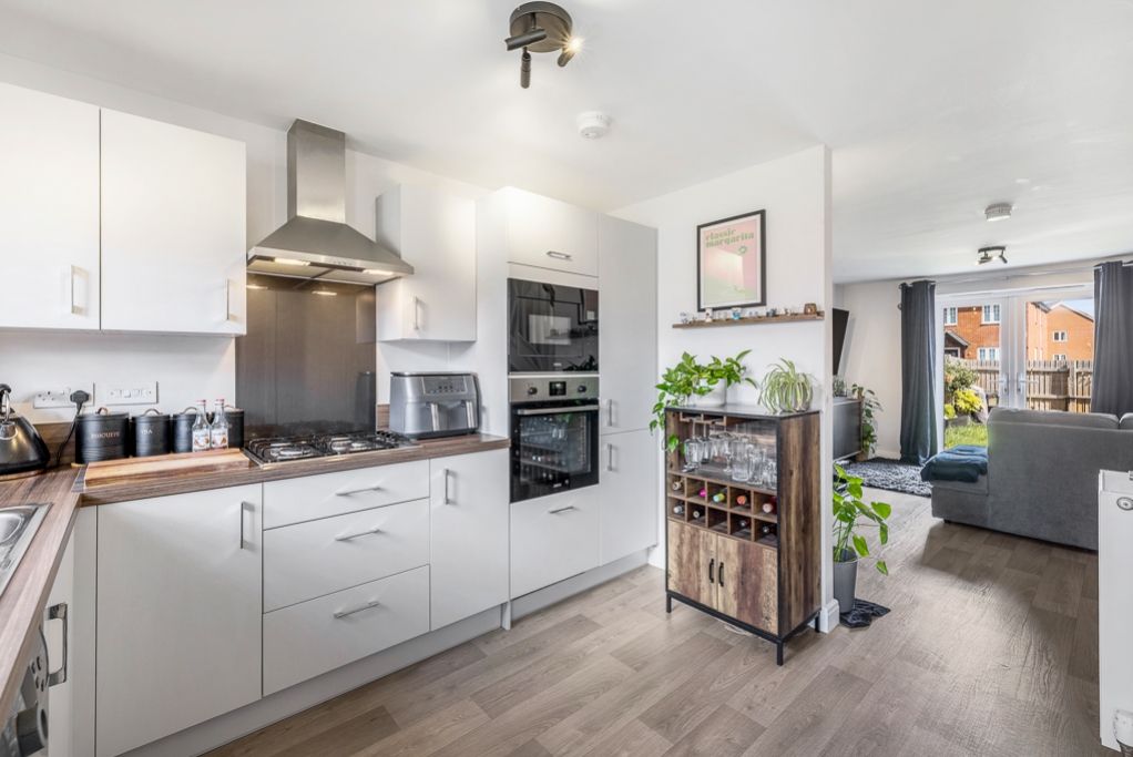 Property photo 2 of 19 43 Curlew Road (Wyberton)-11