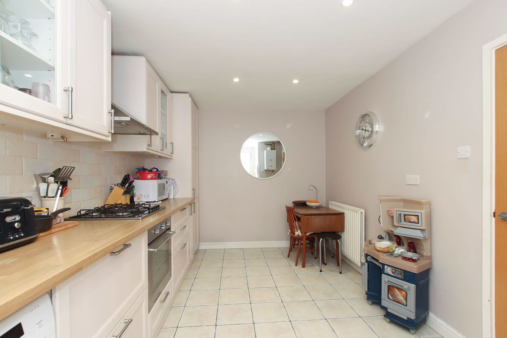 Property photo 3 of 15 Photo 4