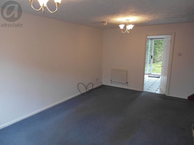 Property photo 3 of 11 Lounge