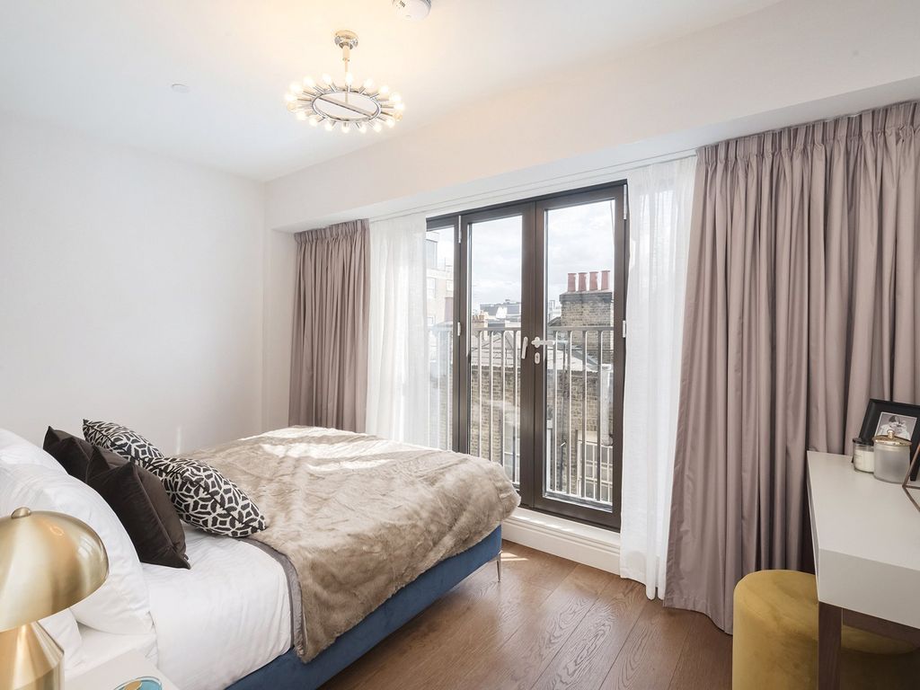 Property photo 3 of 6 Richmond Buildings