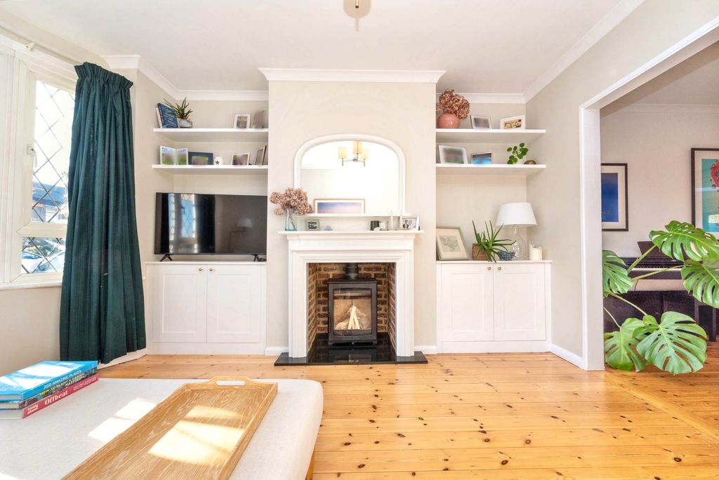 Property photo 2 of 17