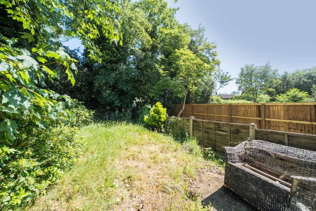 Property photo 3 of 8 1468255-3-6A15A01...