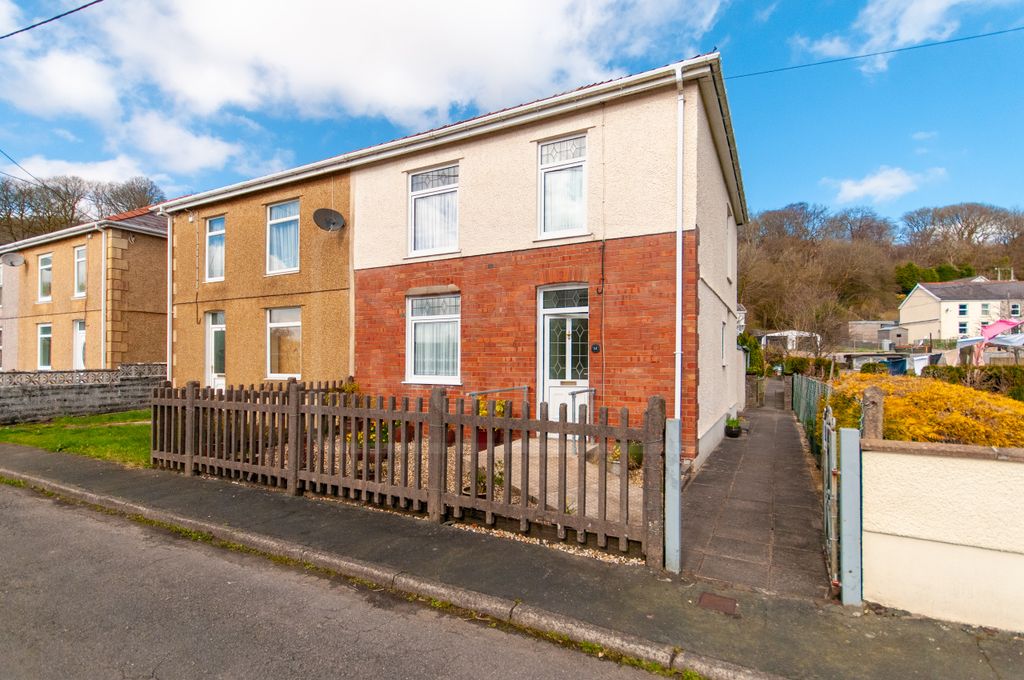 Property photo 1 of 19 Front