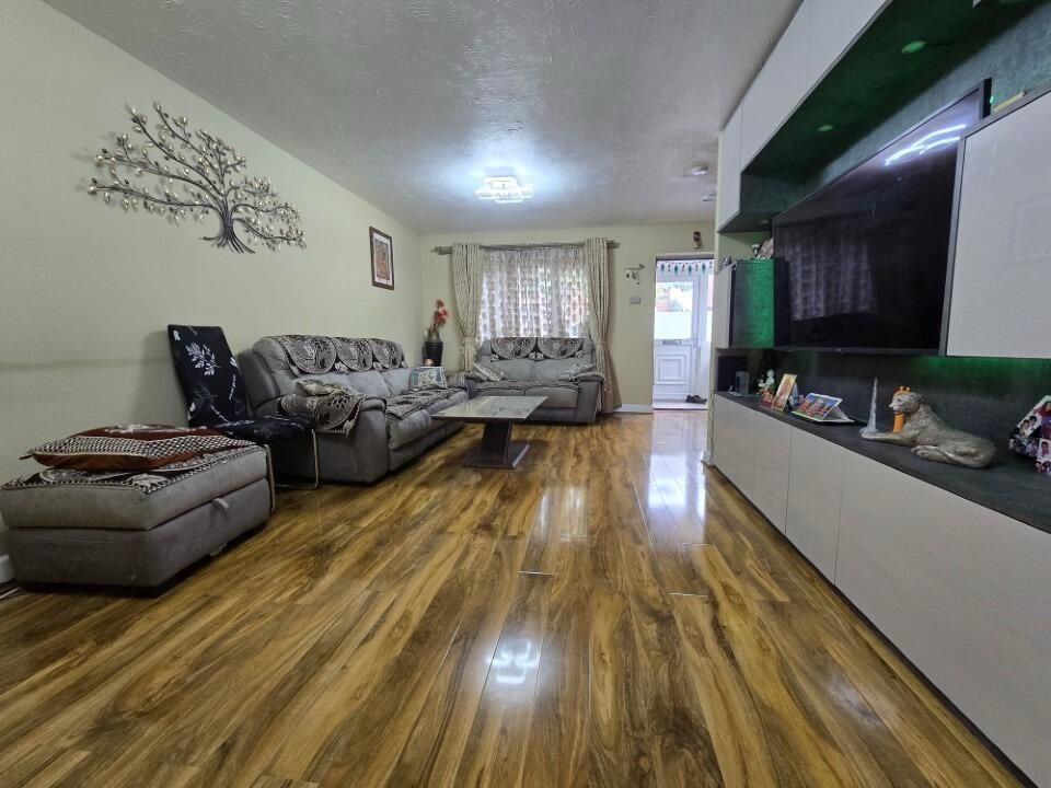 Property photo 2 of 7