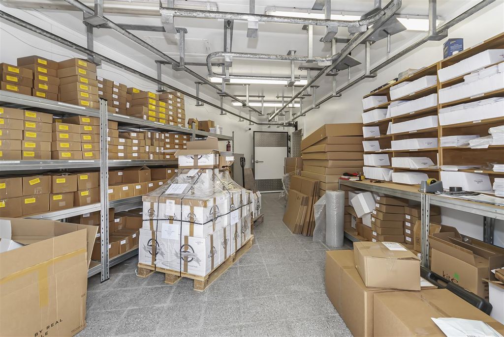 Property photo 2 of 27 1