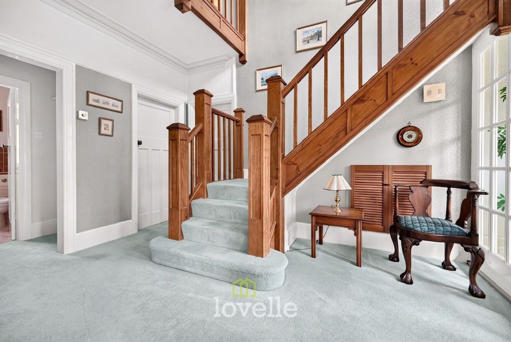 Property photo 2 of 38