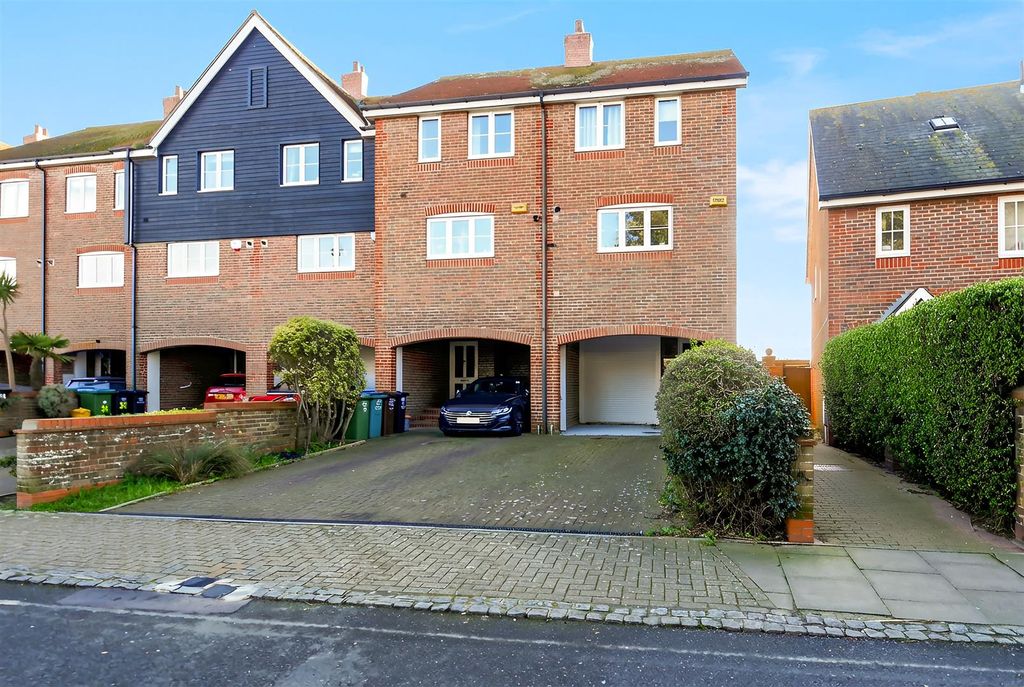 Property photo 2 of 15 P1090711.Jpg