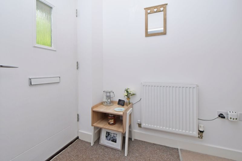 Property photo 3 of 23 Entrance Hall