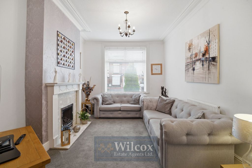 Property photo 2 of 25