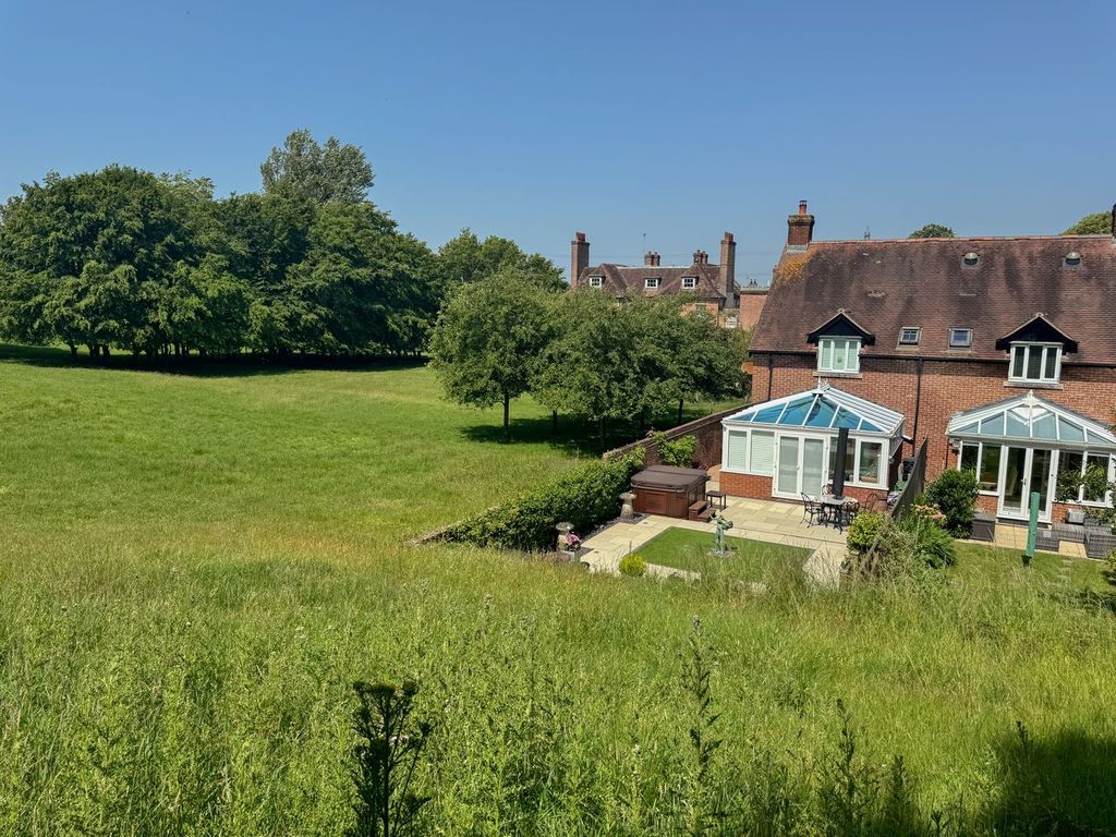 Property photo 1 of 24