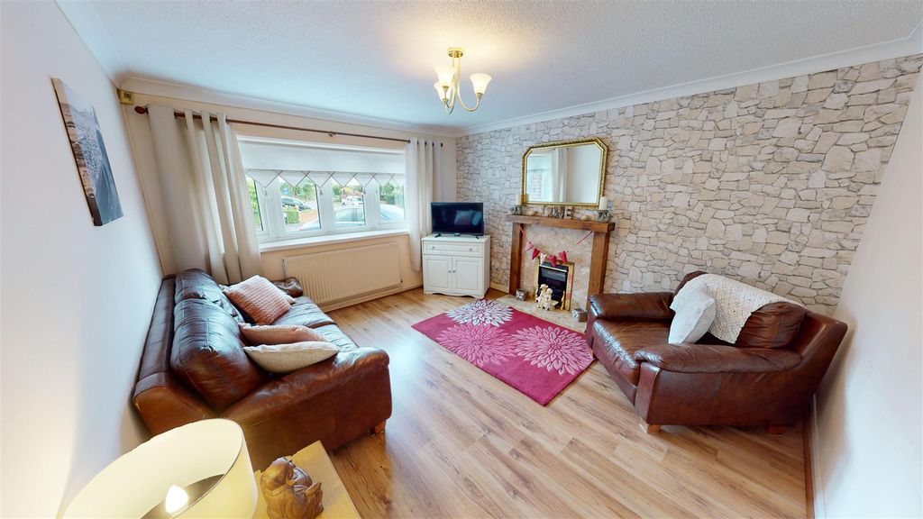 Property photo 2 of 30 Ashfield Crescent Reception Room