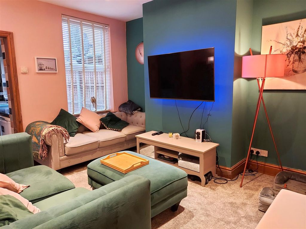 Property photo 2 of 17 Living Room