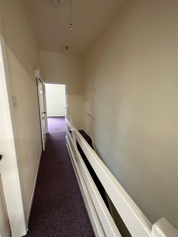 Property photo 3 of 8 Hallway