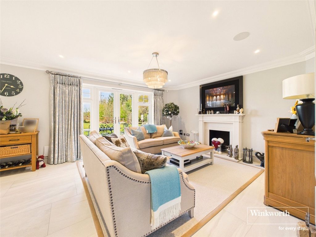 Property photo 3 of 27 Picture No. 43