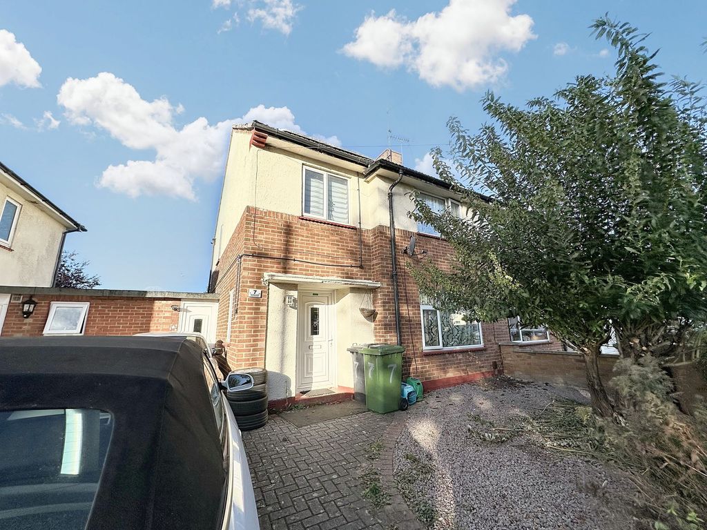 Property photo 1 of 8 Front