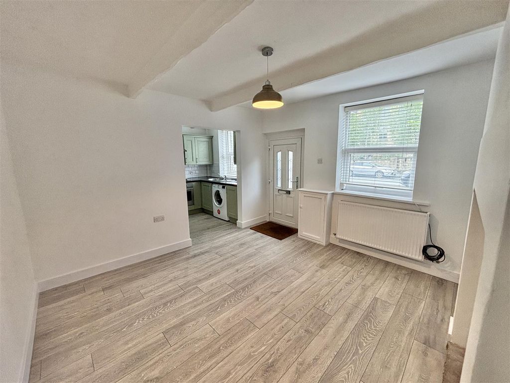 Property photo 2 of 14 Lounge