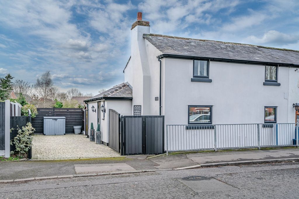 Property photo 1 of 31