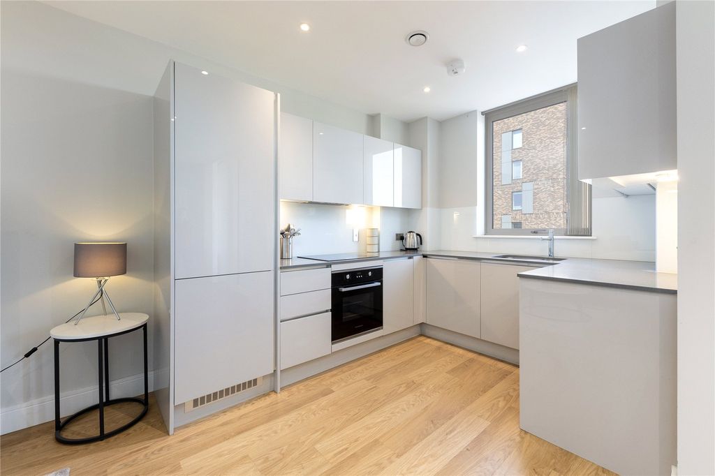 Property photo 2 of 10 Kitchen