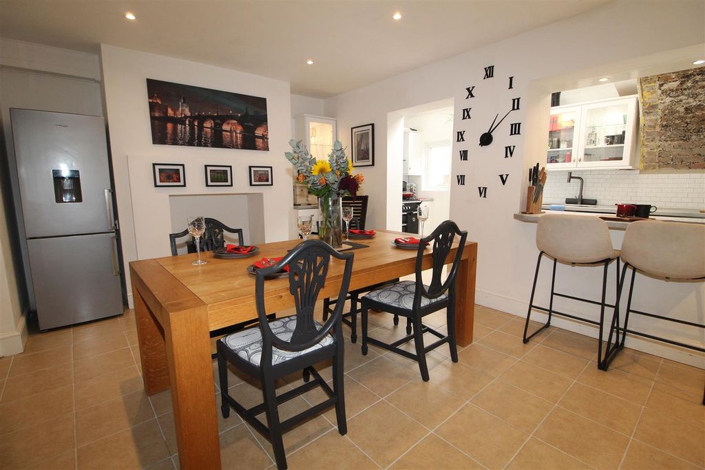 Property photo 2 of 30 Dining Area