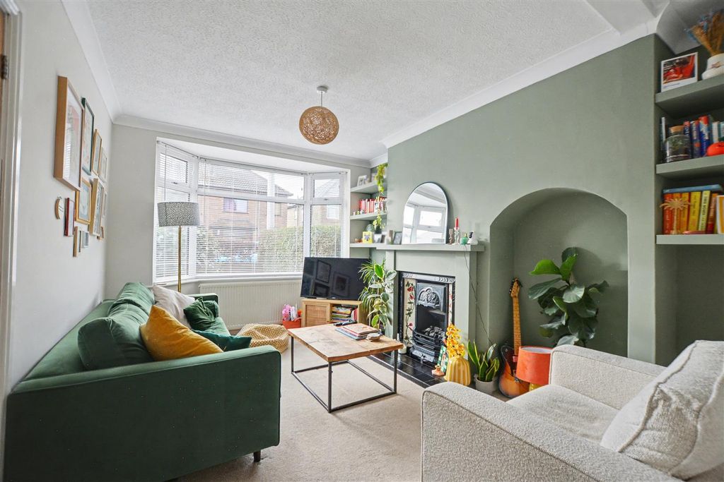 Property photo 2 of 23 Lounge_1.Jpeg