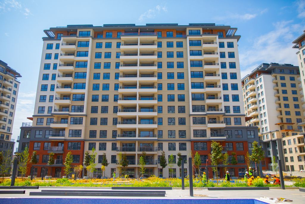 Property photo 1 of 14 Istanbul Property For Sale Beylikduzu West Marina - Main View To The Complex