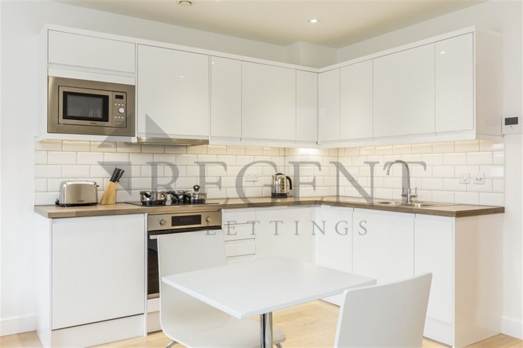 Property photo 2 of 6 Kitchen