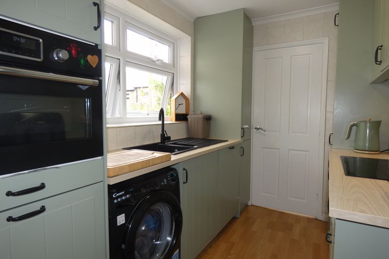 Property photo 2 of 19 Kitchen