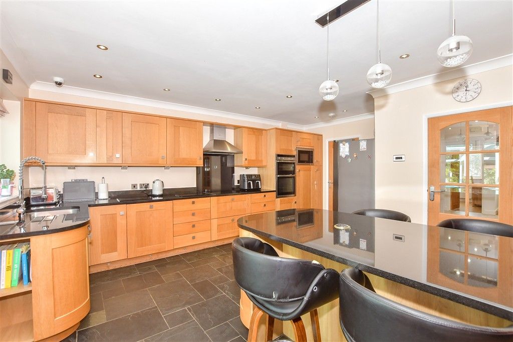 Property photo 3 of 15 Kitchen/ Breakfast Room