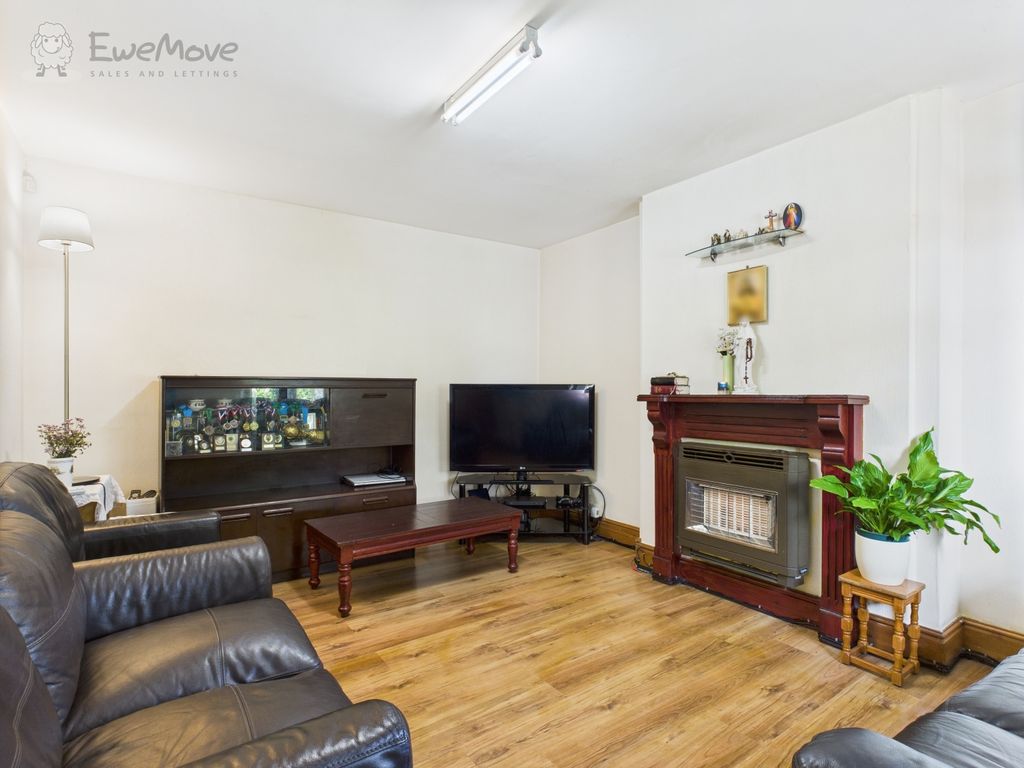 Property photo 3 of 18 110Lounge