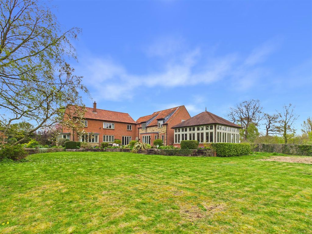 Property photo 1 of 32 Nordham - Main Image