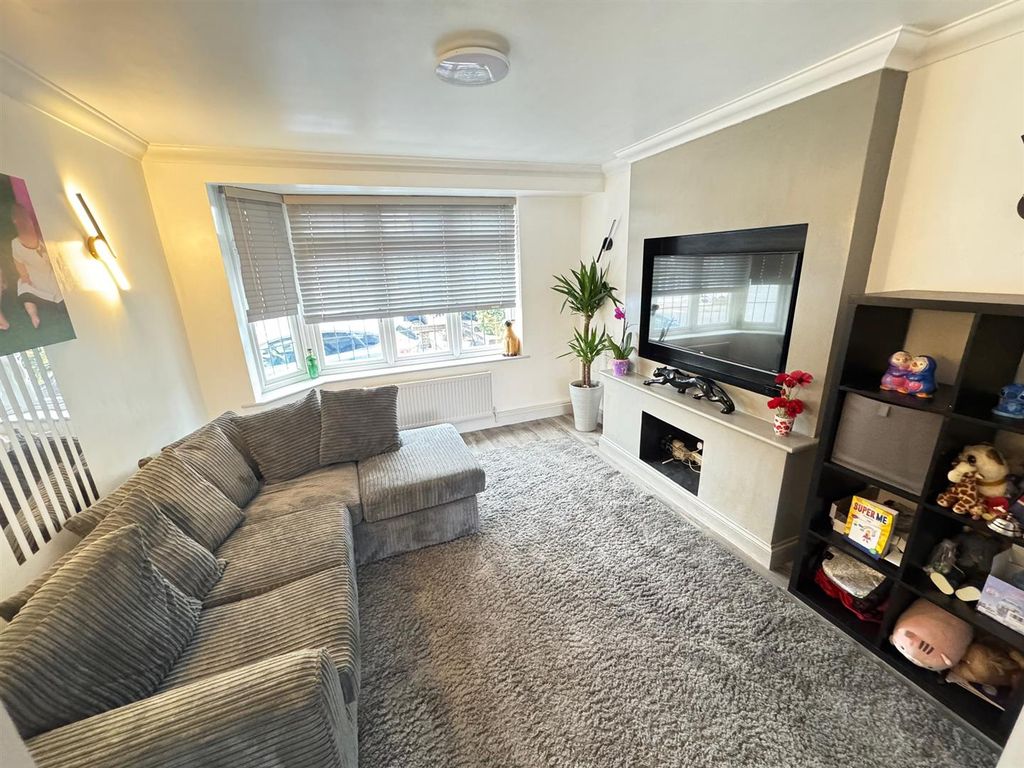 Property photo 2 of 24