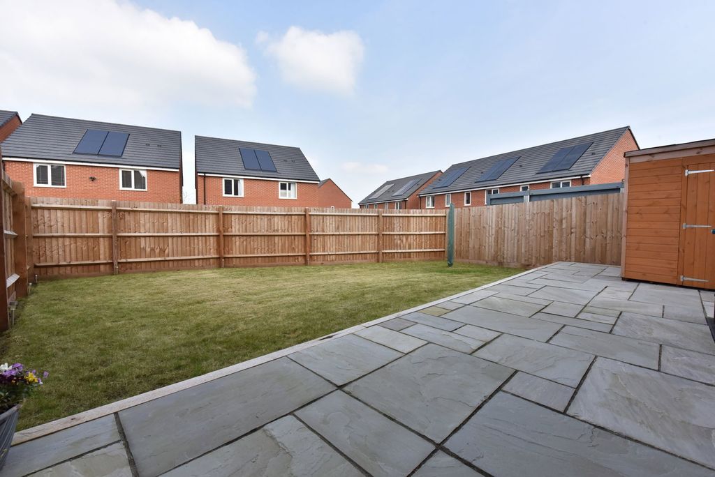 Property photo 2 of 20