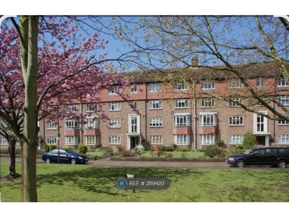 Property photo 1 of 8 Bushey Court