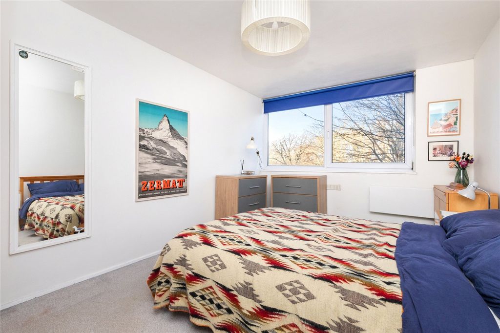 Property photo 3 of 12 Picture 3