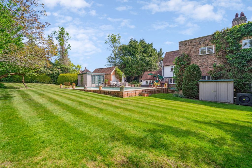 Property photo 2 of 22