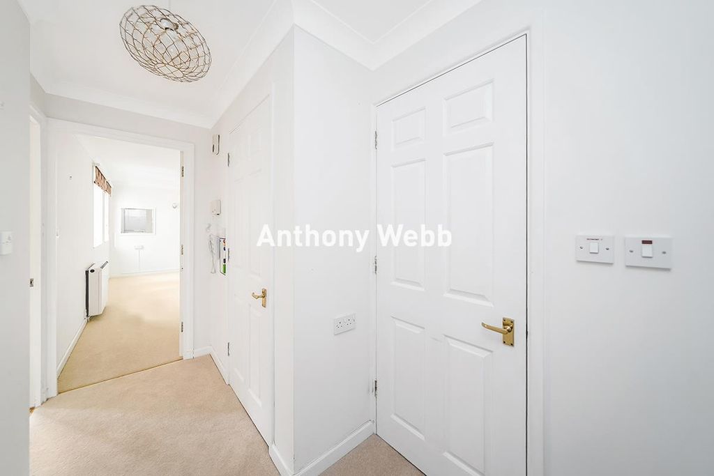Property photo 3 of 13 Hallway