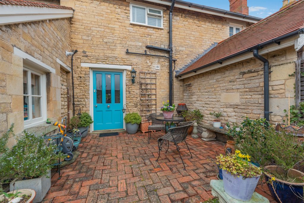 Property photo 3 of 19