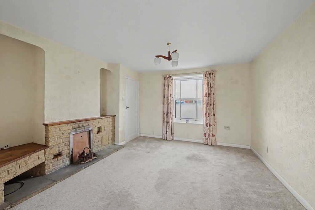 Property photo 2 of 29