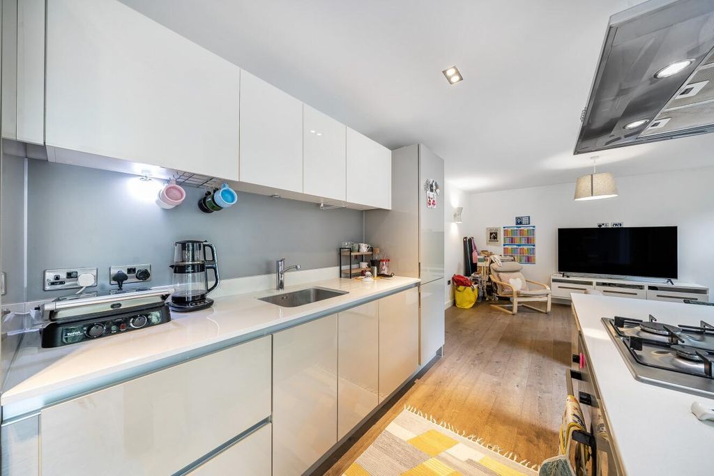 Property photo 3 of 10 Picture 3