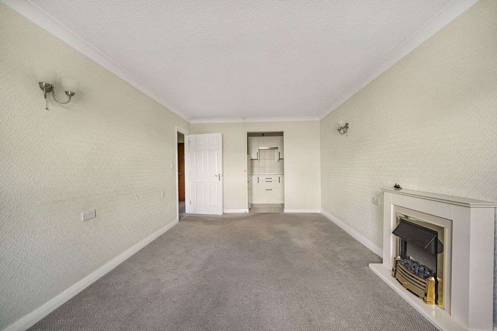 Property photo 3 of 19
