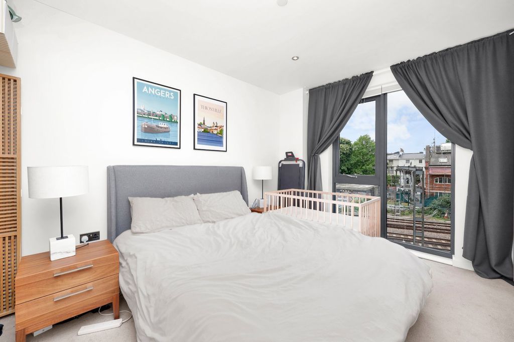 Property photo 3 of 19