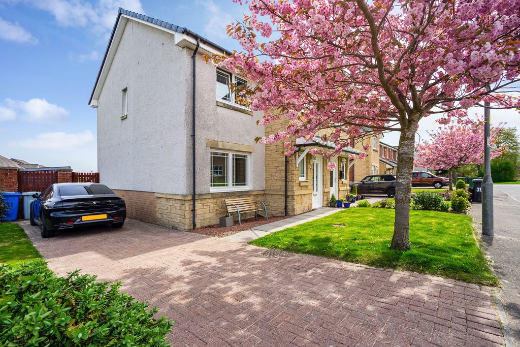 Property photo 2 of 33