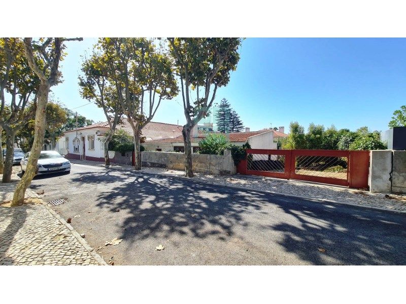 Property photo 2 of 55